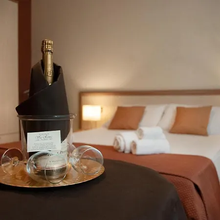 Bed & Breakfast *1*7*4* Via Roma 3*